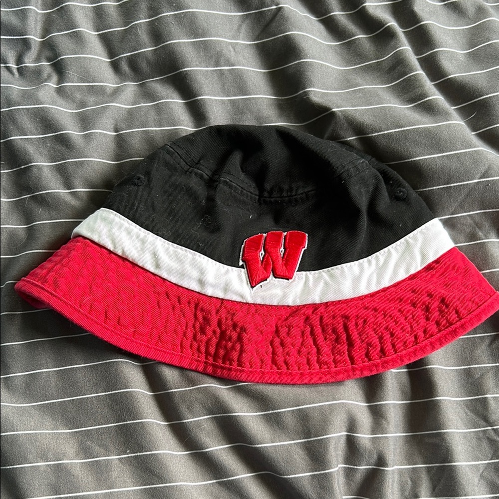 Top of the World Black and Red Wisconsin Badgers Bucket Hat